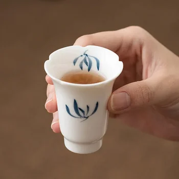 Kézzel festett pillangóorchidea kis lábcsésze illatú kerámia Kung Fu mester Dehua fehér porcelán készlet minta teáscsésze