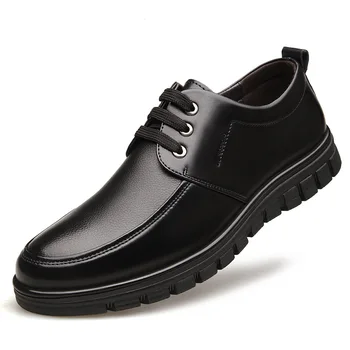 Valódi bőr cipők Férfi naplopók Slip On Business alkalmi bőrcipők Klasszikus puha mokaszinok Hombre lélegző férfi cipők Lakások