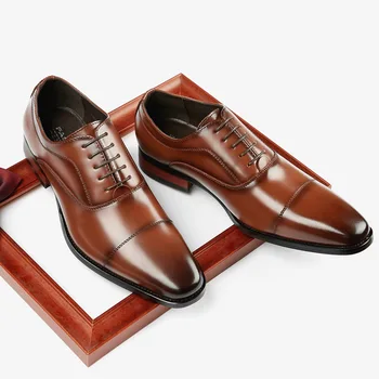 Luxus férfiak Oxford Valódi bőr ruha cipők Fűzős üzleti formális cipők Férfiak esküvői úriember irodai lábbeli
