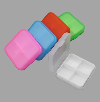 Öt szín kereszt négy rácsos gyógyszeres doboz, négy rács borított csiszolt műanyag négyzet alakú hordozható tabletta doboz