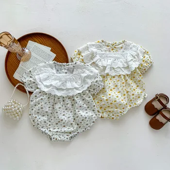 Koreai kislányok virágos bodyja Egy darab 2023 Nyári újszülött ruhák Toddler Girl csipke gallér csecsemő rövid ujjú jumpsuit